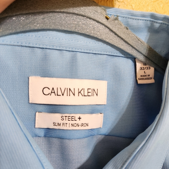 Button down - Picture 3 of 4